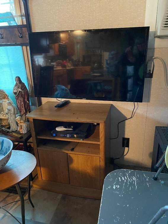 Samsung TV & TV stand, not tested
