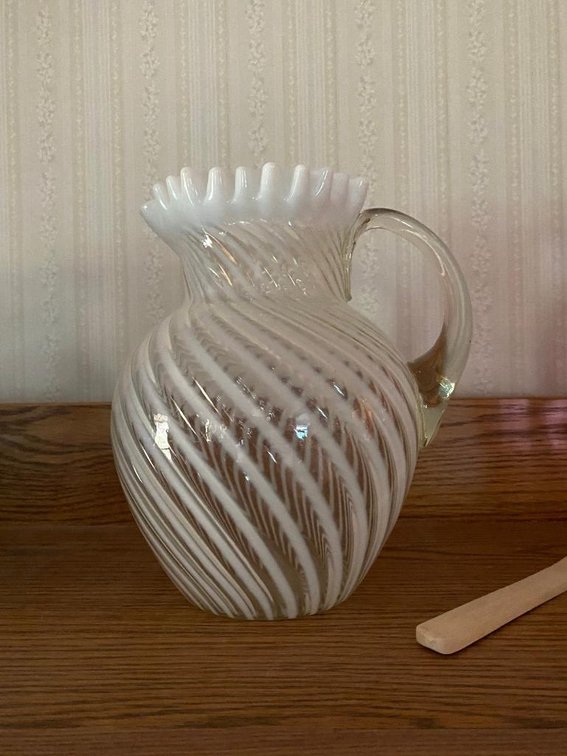 Swirl glass pitcher, applied handle