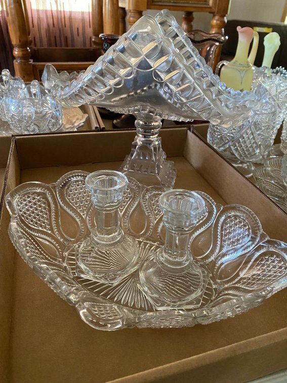 Lot clear glass: Compote, center bowl, etc