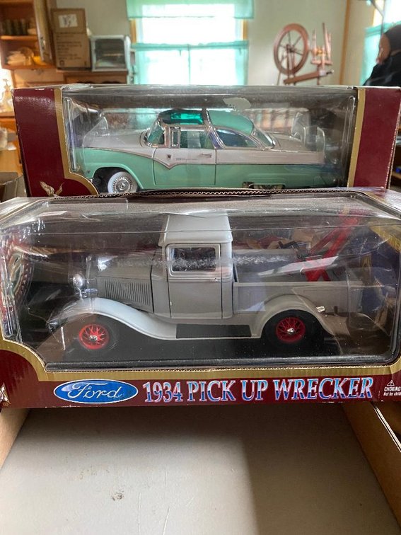 Die cast 1934 Pick up Wrecker & 1955 Ford Crown Victoria