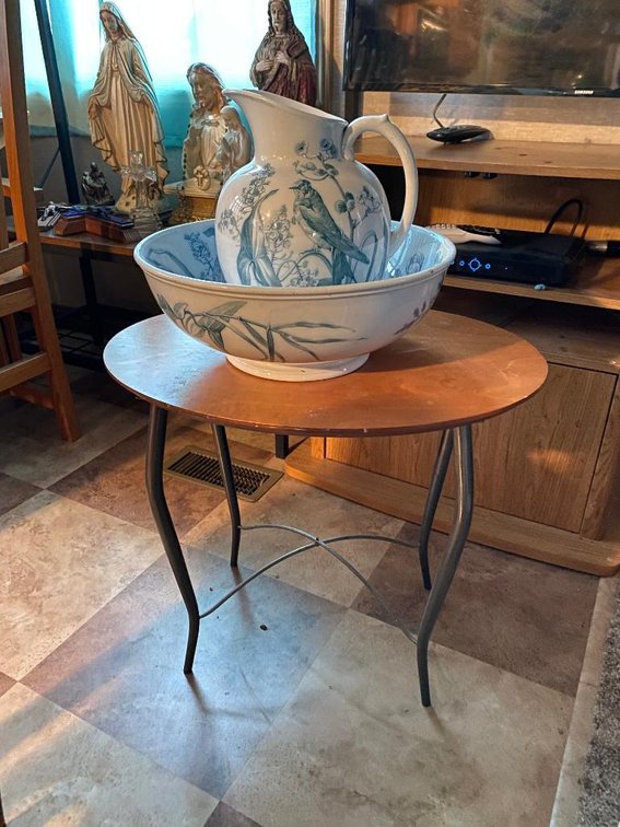 BWM & Co Caspian bird motif pitcher and bowl and modern side table