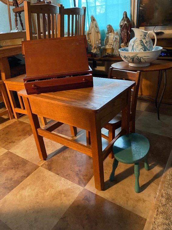 Oak child's desk, chair, & modern paint set