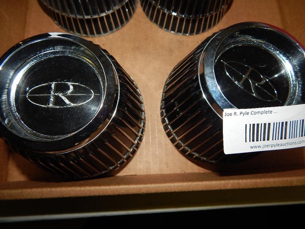 Buick Riviera center caps (4 of them)