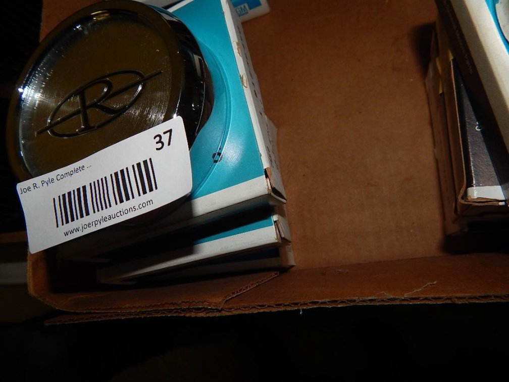 4 Riviera hub caps centers (new in box)
