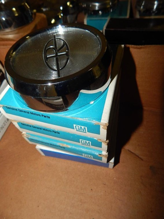 4 Riviera hub caps centers (new in box)