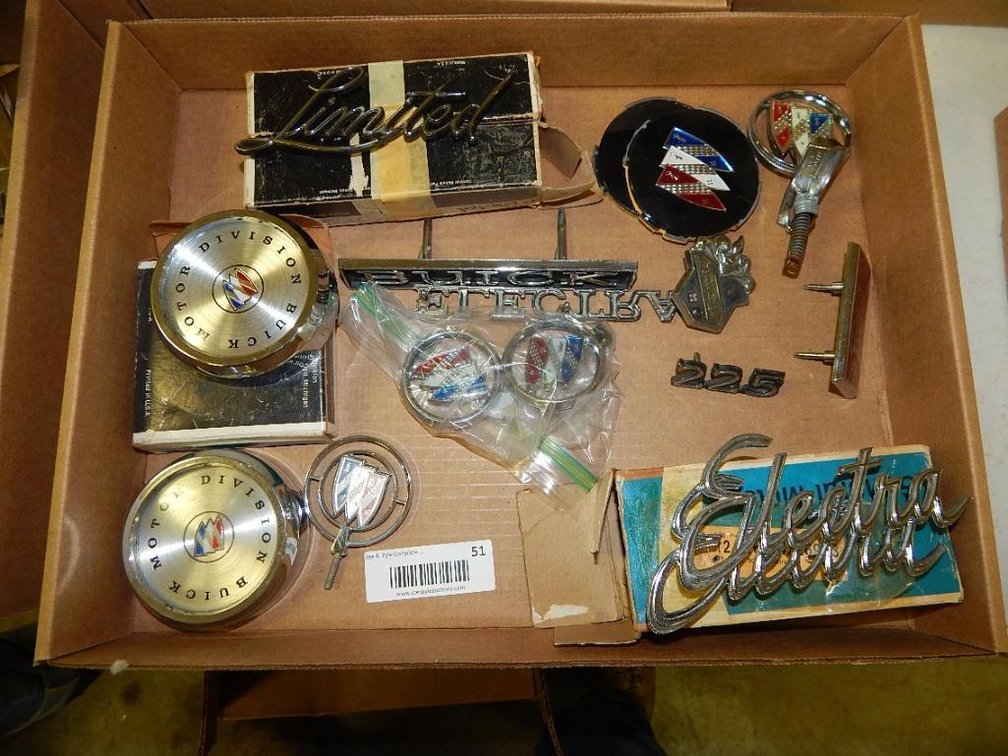 Flat of Buick fender emblems & hood emblems
