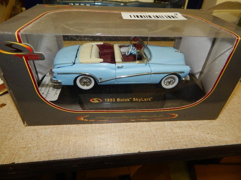 1953 Buick Skylark model car