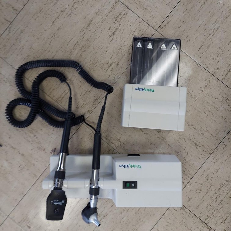 Welch Allyn ophthalmoscope set
