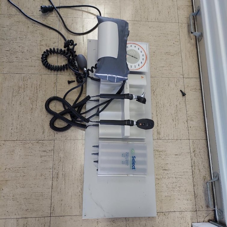 Heine model EN100 ophthalmoscope set