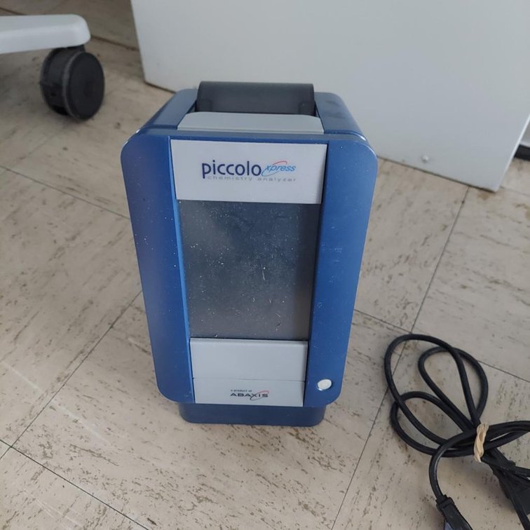Piccolo Xpress chemistry analyzer model 1100-100