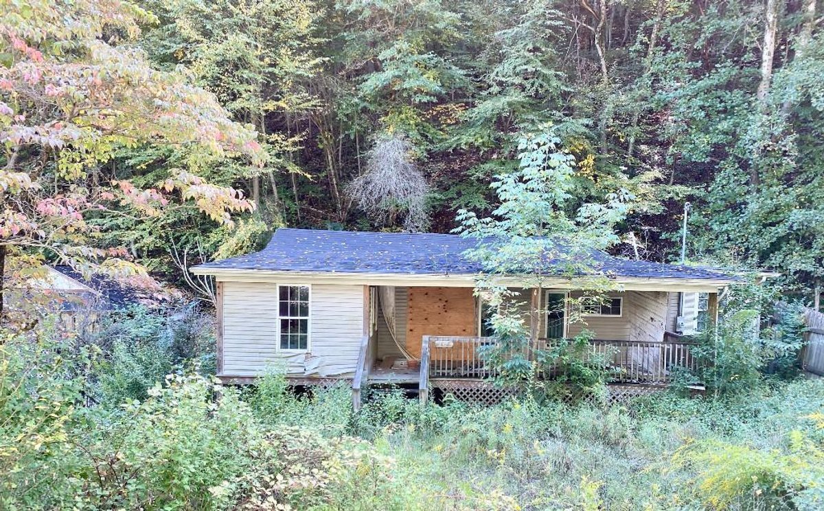 Image for SOLD - 13 Kanawha County Properties Sold to the Highest Bidders