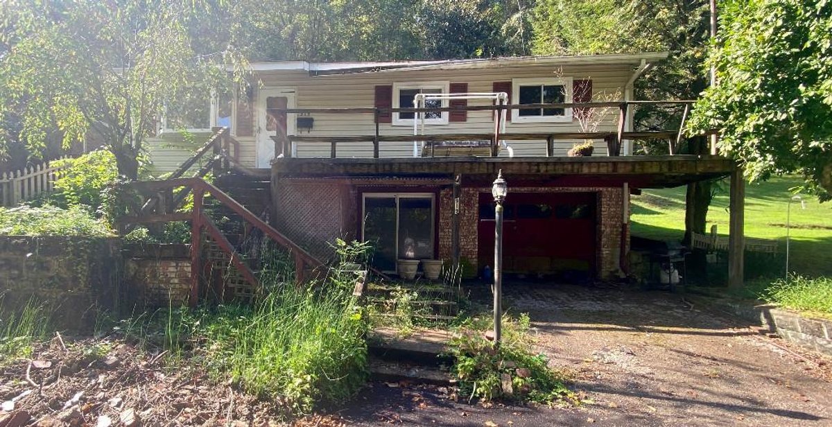 Image for SOLD - 13 Kanawha County Properties Sold to the Highest Bidders