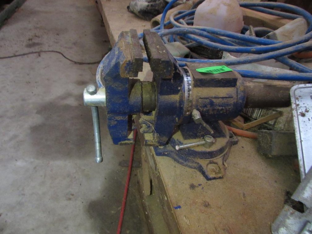 Wilton Blue Vise