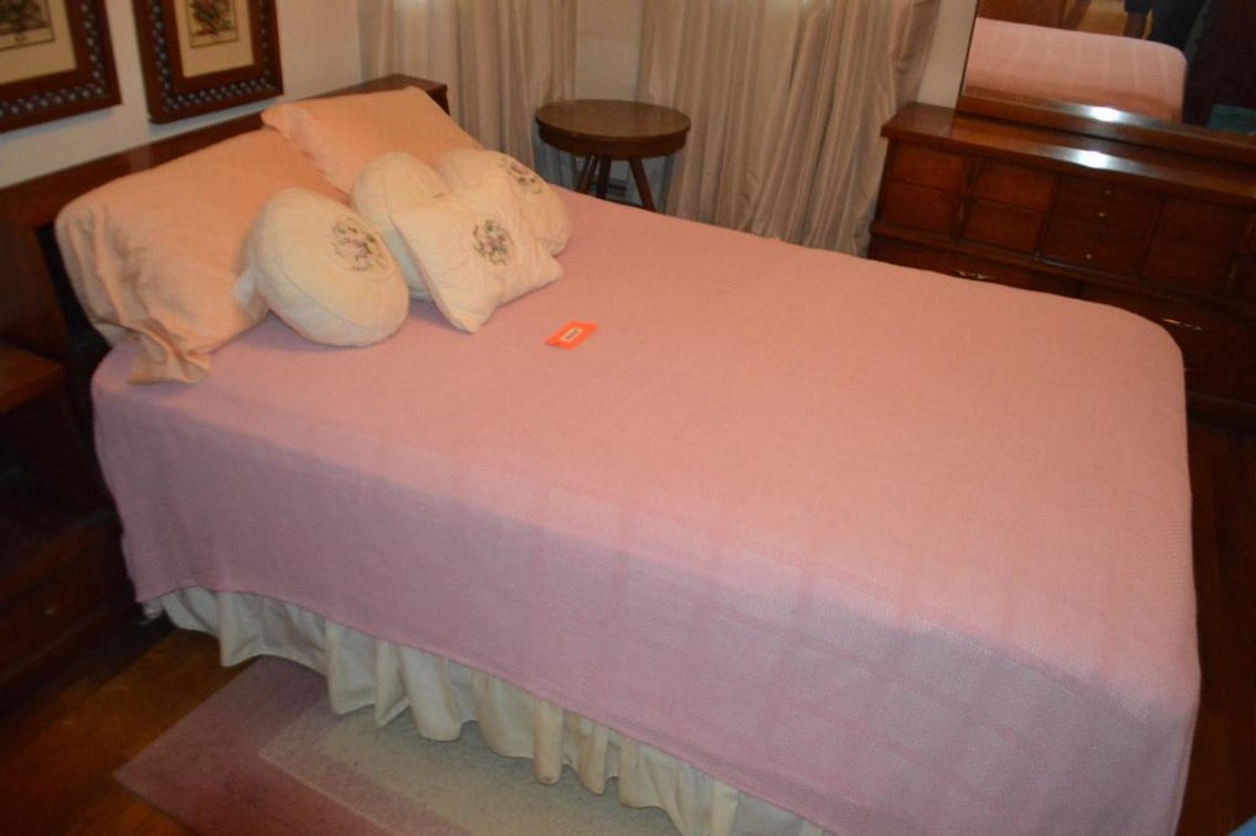 Bedroom suite w/ full size bed, night stand, 3-drawer dresser & 8-drawer dresser w/ mirror