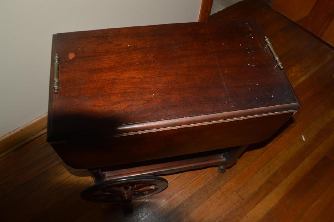 Tea cart