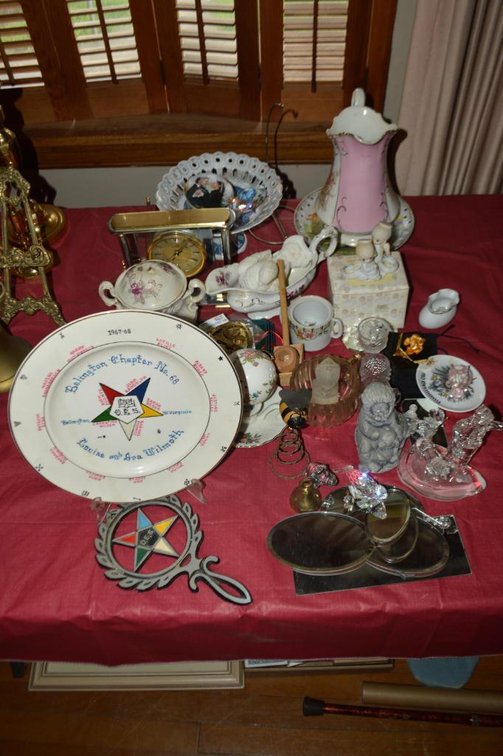 Decorative glassware, O.E.S. memorabilia