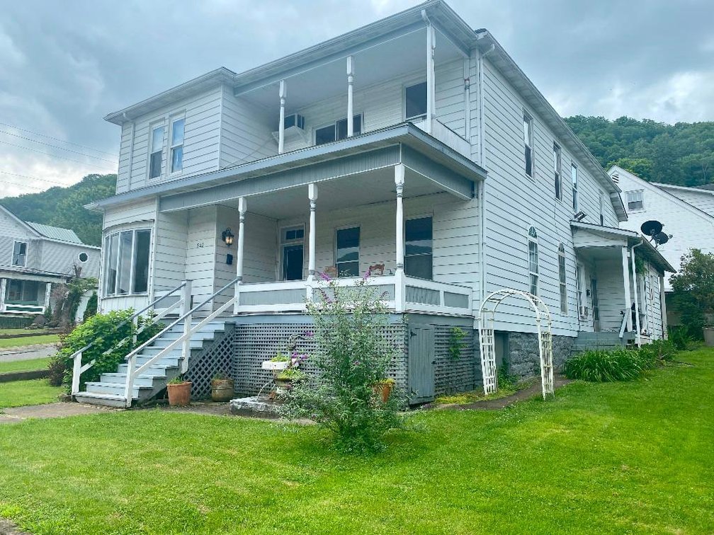 522 Temple Street – Hinton, WV 
