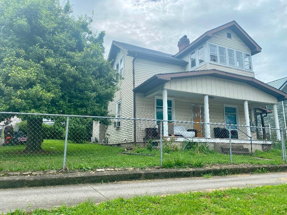 115 Main Street – Hinton, WV 