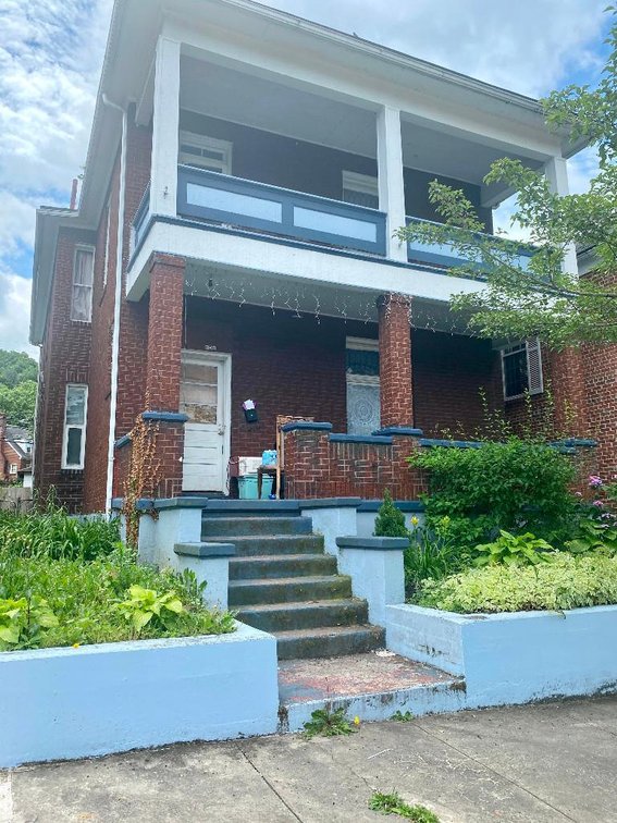 106 James Street – Hinton, WV 