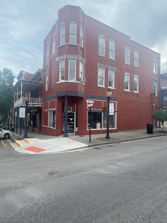 301 Temple Street – Hinton, WV