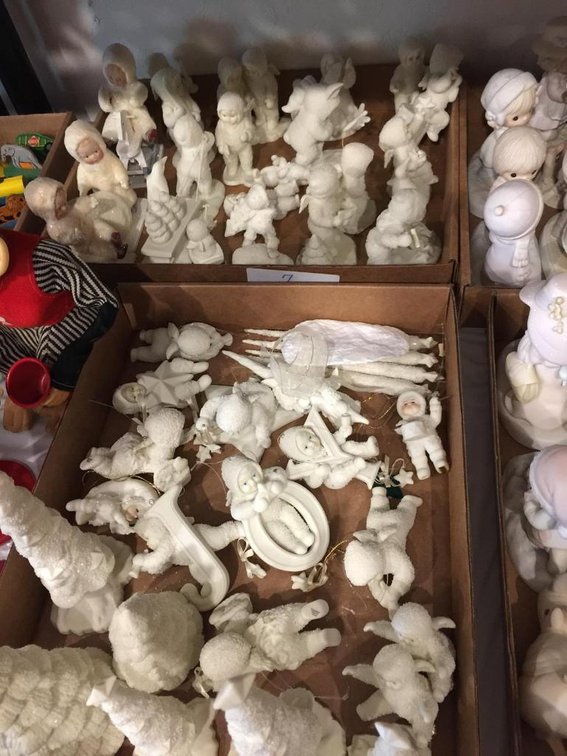 Two lots of Snow Babies figurines and ornaments