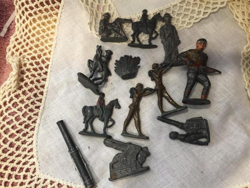 Barclay metal soldiers