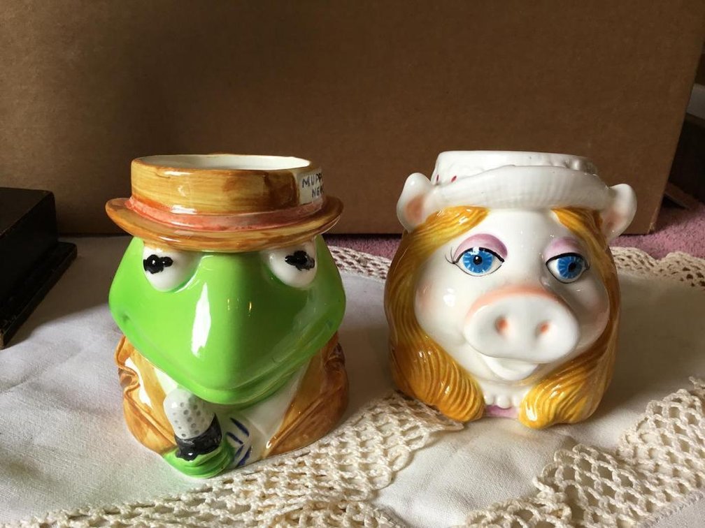 Vintage Kermit and Miss Piggy mugs