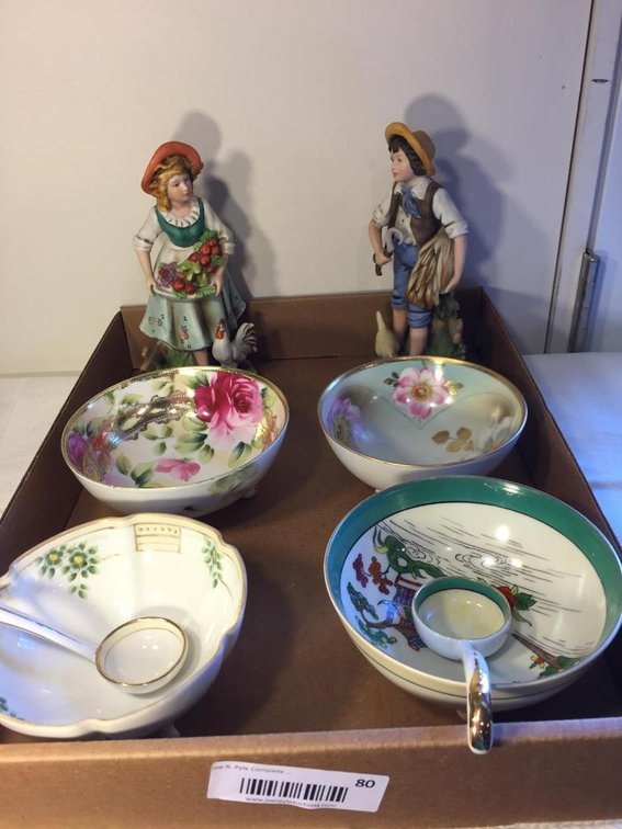Lot porcelain: four mayonnaise bowls and ladles, and two Home Interior figurines