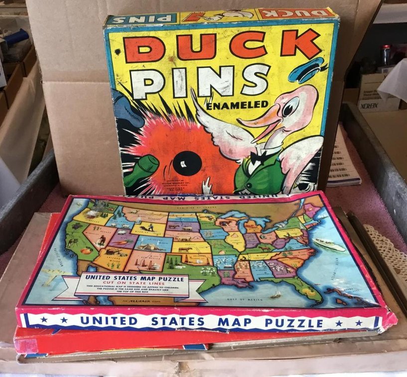 Vintage Duck pinks in box and misc. puzzles