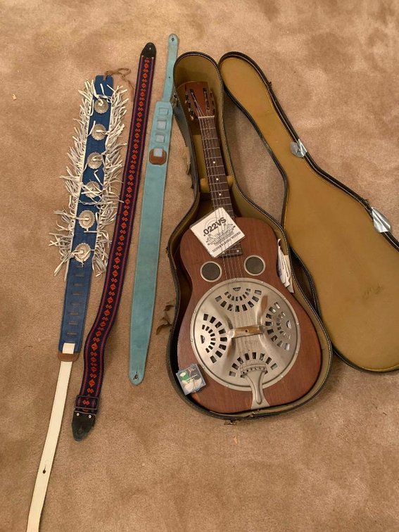 Steel guitar w/ straps