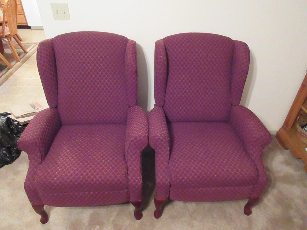 2 Winged back recliners