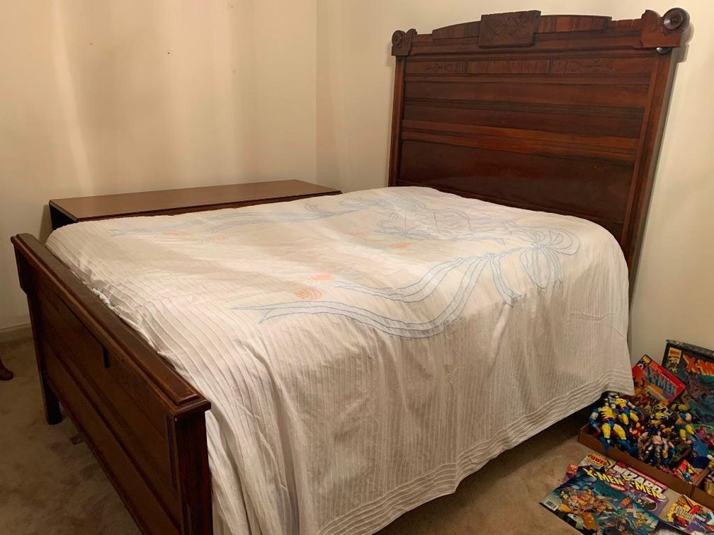 Full size bed