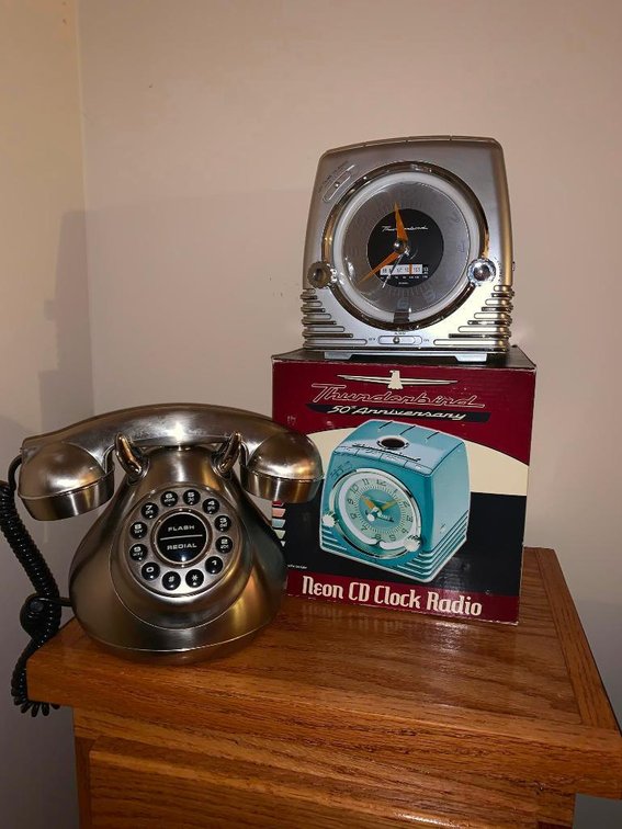 Phone & CD clock radio
