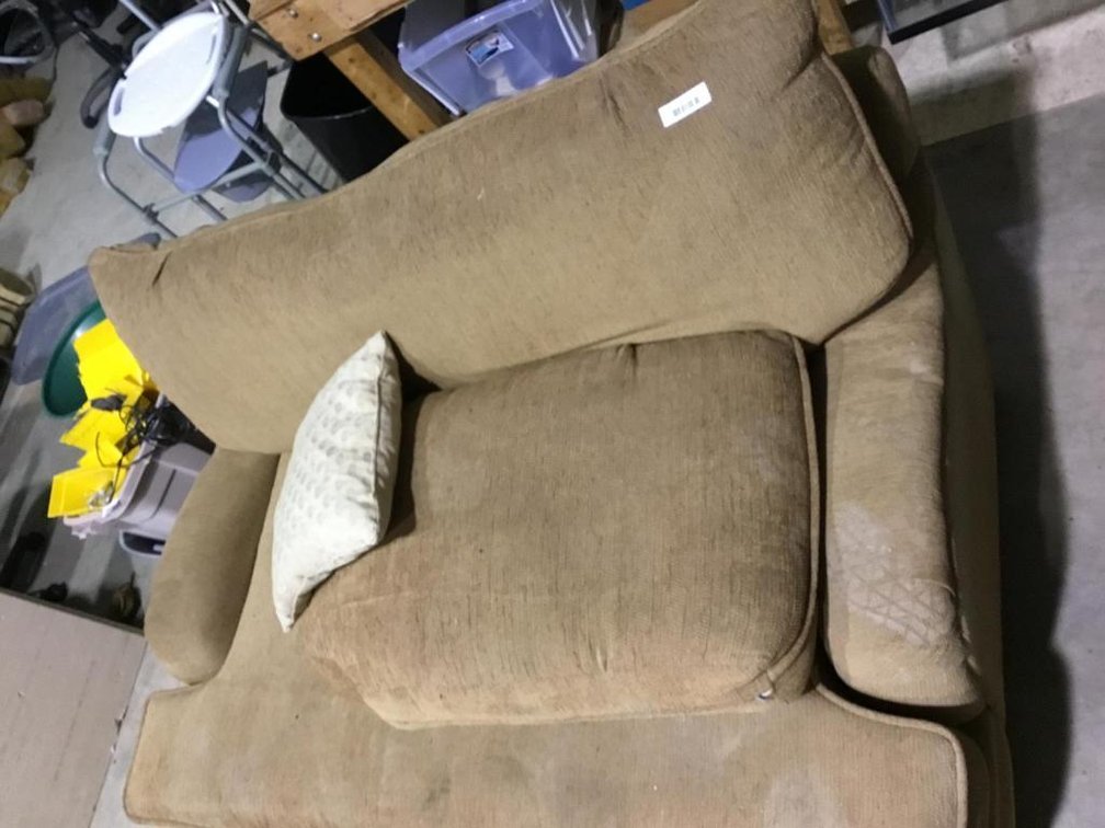 Love seat