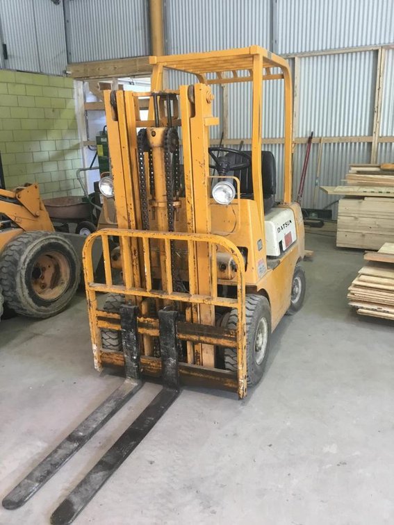 Datsun Forklift gas powered serial # 257H (718 hours)