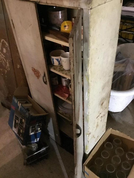 3 Metal cabinets and contents: glassware and jars