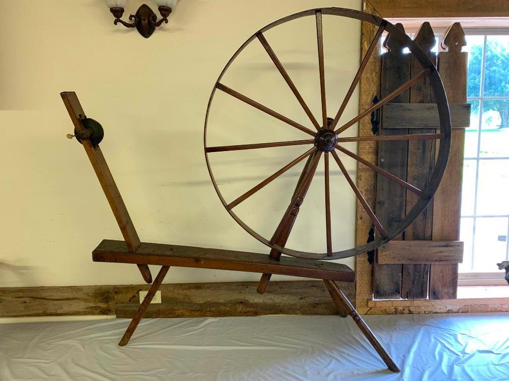 Large spinning wheel