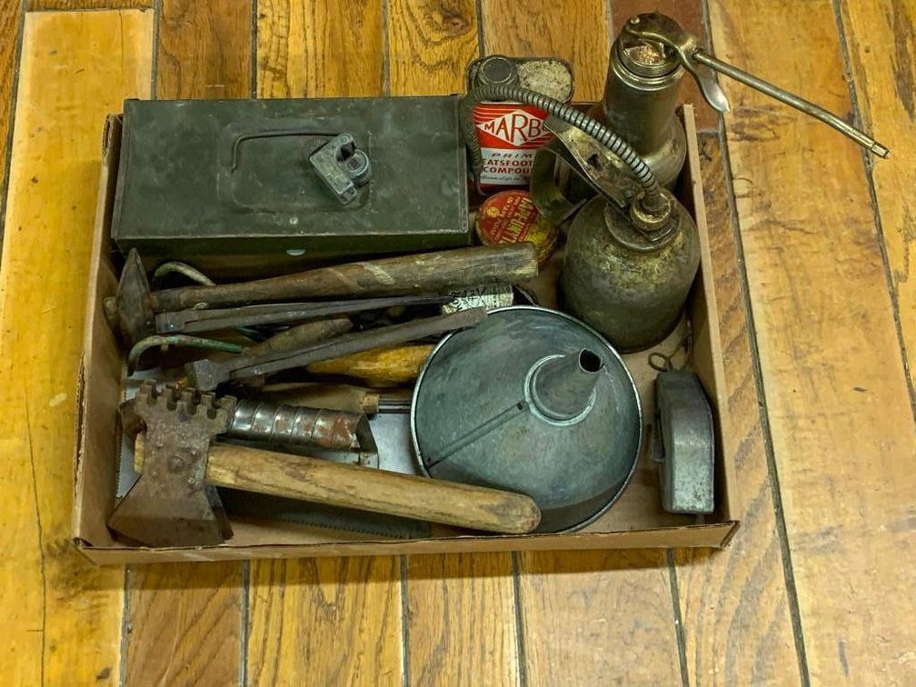Collection of tools; oiling cans, aluminum funnel