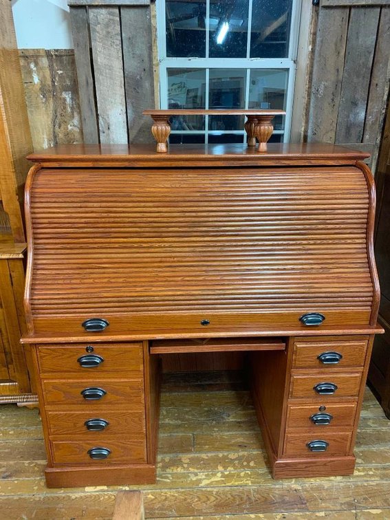 Roll top desk w/ foot stool (no key)