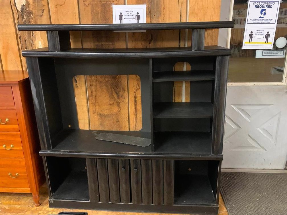 Entertainment center