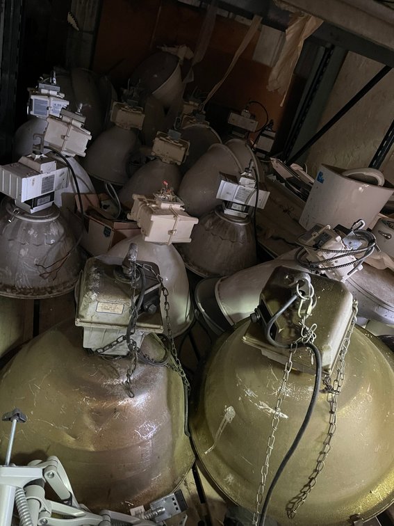 Light fixtures/Contents