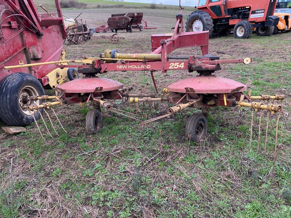 New Holland Hay Tedder With 3 Point Hitch