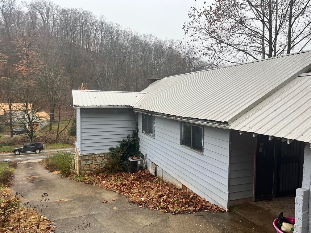 Image for SOLD $44,000 - 3 Bedroom Home on a Large Lot in Dunbar