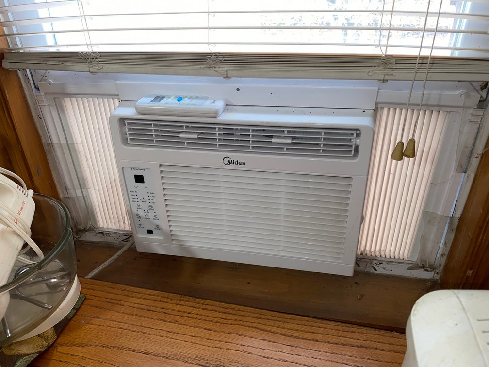 Midea window air conditioner w/ controller