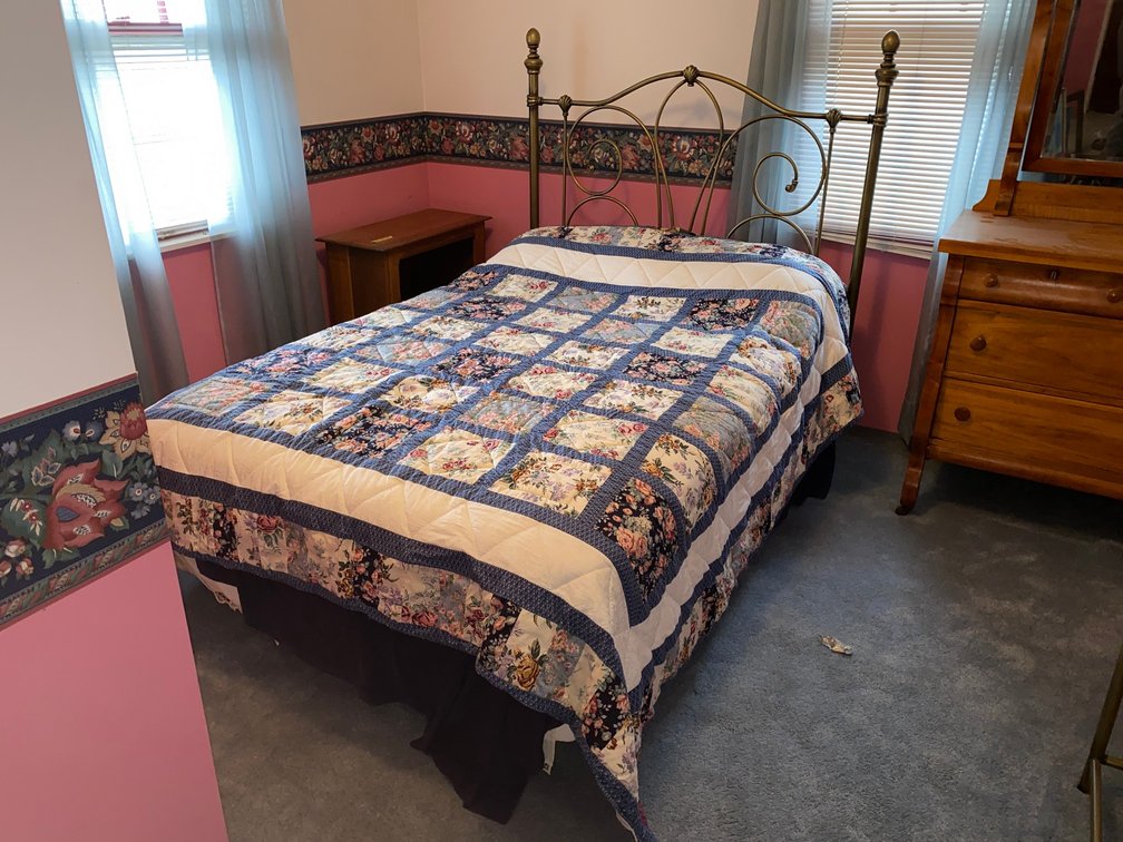 Full size bed
