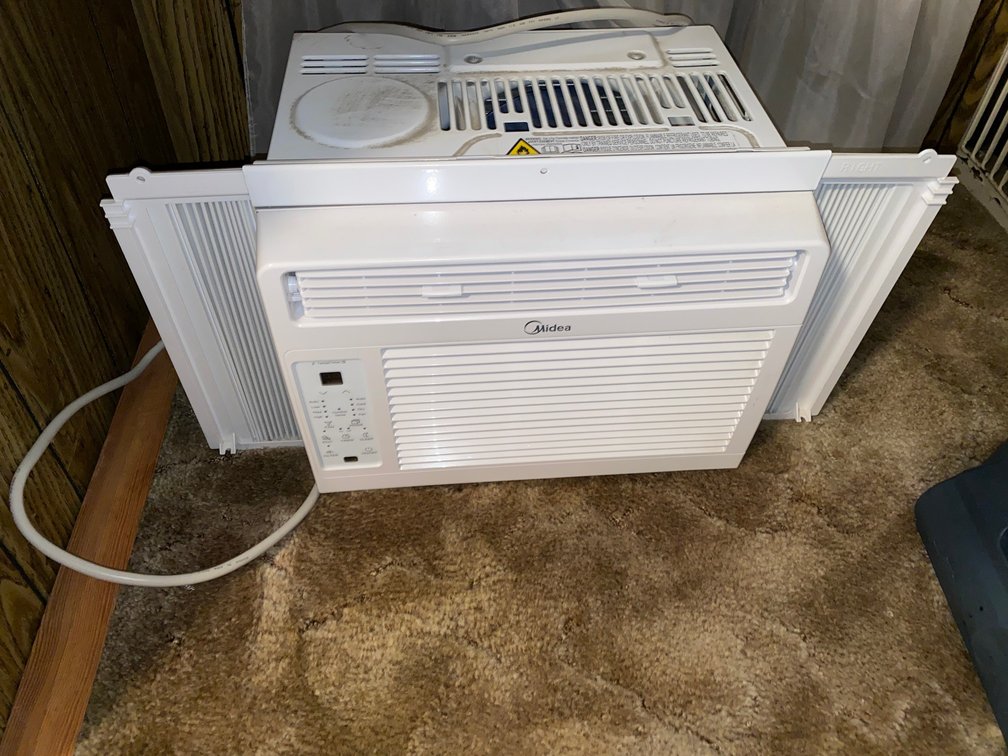 Midea window air conditioner w/ controller