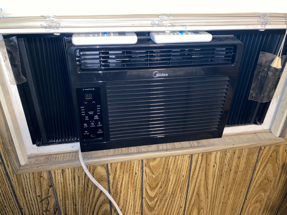 Midea window air conditioner w/ controller