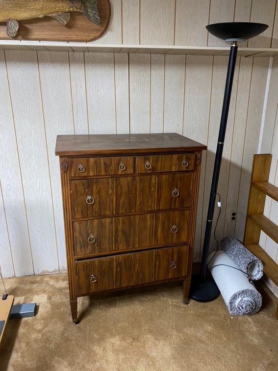 Small antique chest, lamp, carpet pieces