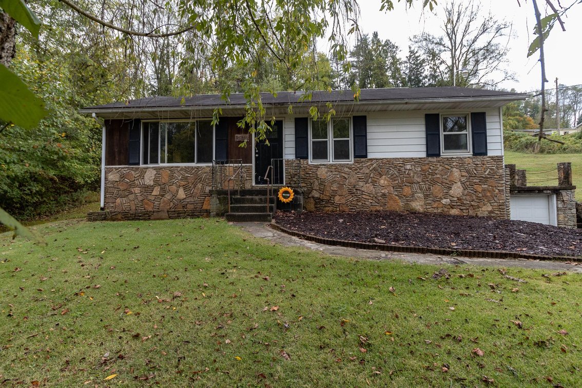 Image for SOLD $89,100 - 3 Bedroom on 1.8 Acres in Fairmont