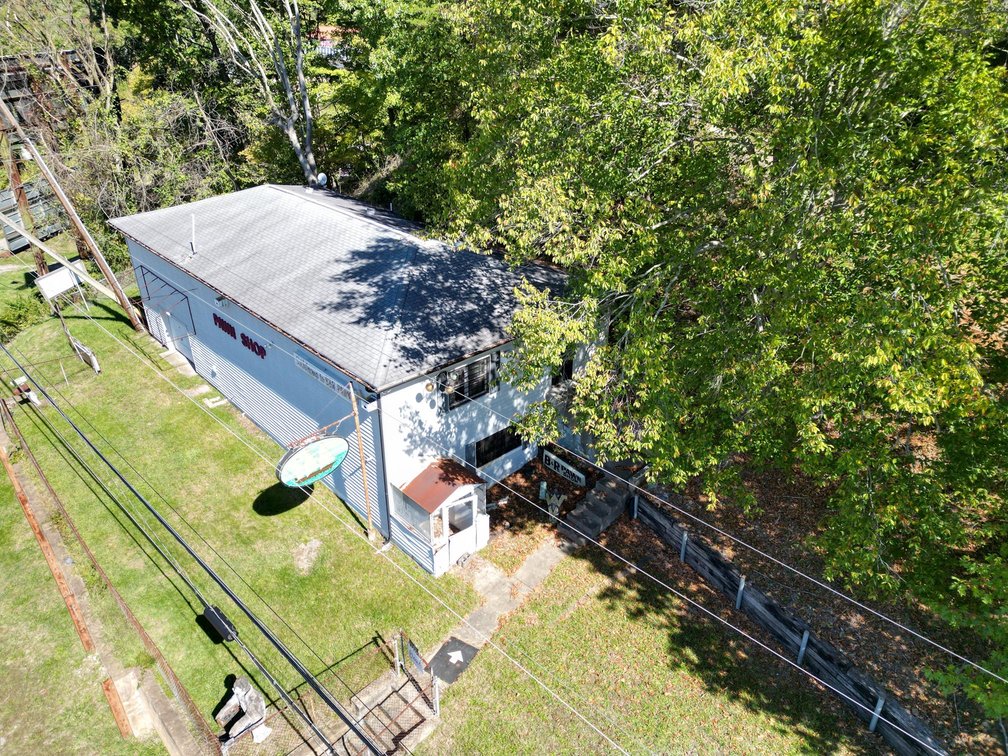 Image for SOLD $45,100 - Commercial Building in Prime Location Selling to the Highest Bidder